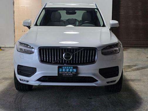2023 Volvo XC90 B5 Core
