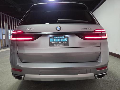 2025 BMW X7 xDrive40i