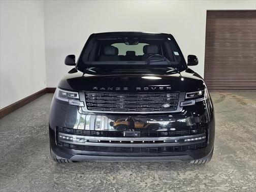 2025 Land Rover Range Rover P400 SE