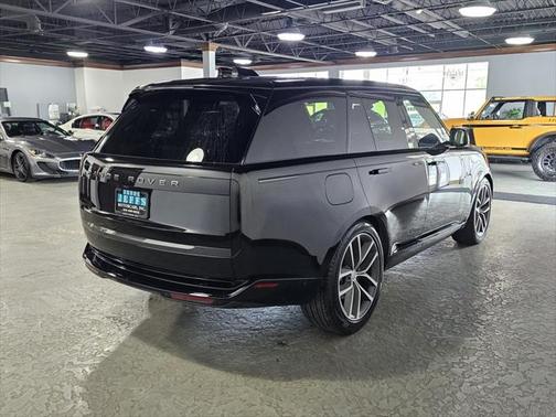 2025 Land Rover Range Rover P400 SE