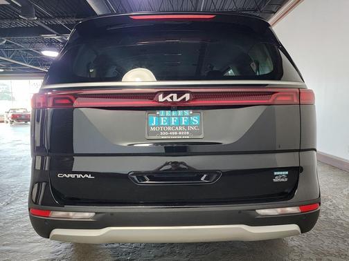 2024 Kia Carnival LX