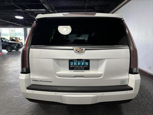 2019 Cadillac Escalade Luxury