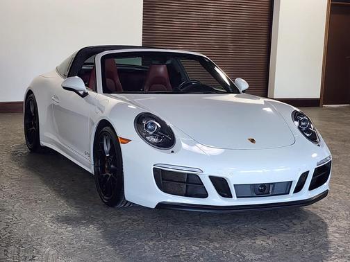 2018 Porsche 911 Targa 4 GTS