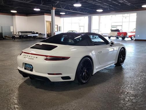 2018 Porsche 911 Targa 4 GTS