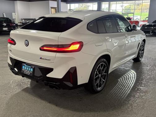 2023 BMW X4 M40i