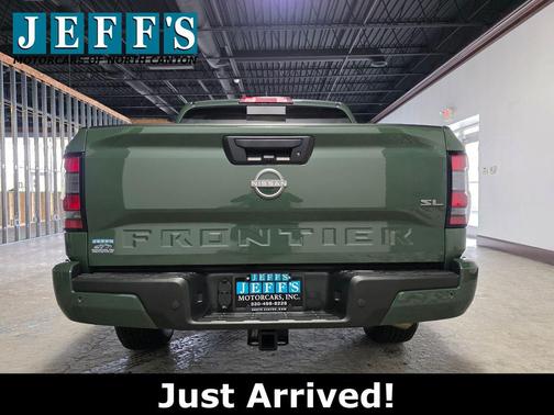 2024 Nissan Frontier SL