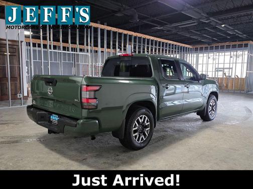 2024 Nissan Frontier SL