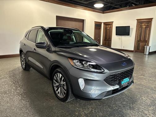 2022 Ford Escape Titanium