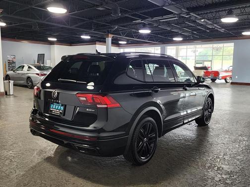 2022 Volkswagen Tiguan 2.0T SE R-Line Black 4MOTION
