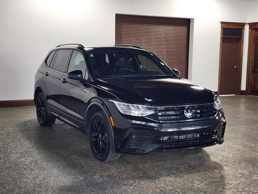 2022 Volkswagen Tiguan 2.0T SE R-Line Black 4MOTION