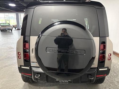 2023 Land Rover Defender 110 X-Dynamic SE