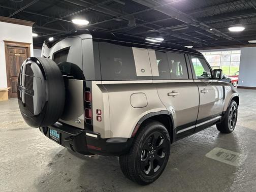 2023 Land Rover Defender 110 X-Dynamic SE