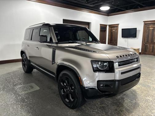 2023 Land Rover Defender 110 X-Dynamic SE