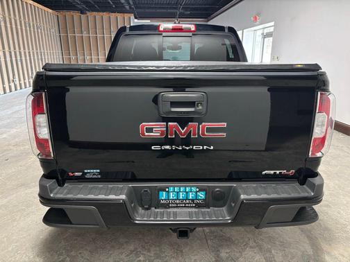 2022 GMC Canyon AT4