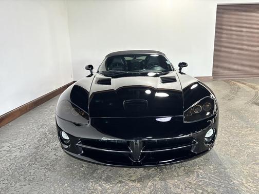 2004 Dodge Viper SRT10
