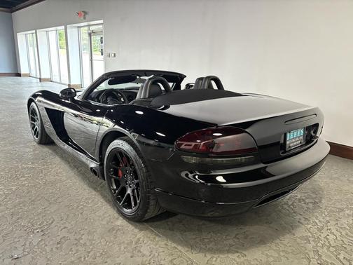 2004 Dodge Viper SRT10