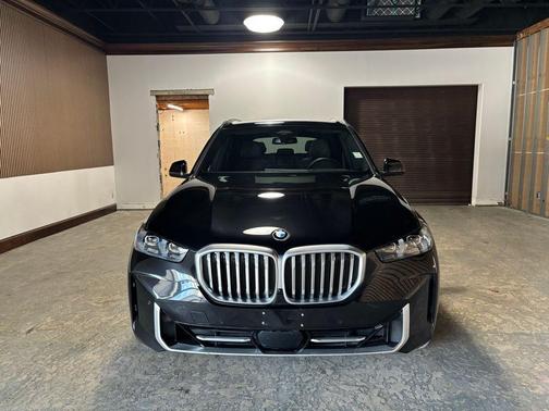 Black 2025 BMW X5 xDrive40i