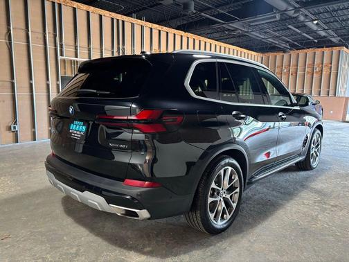 Black 2025 BMW X5 xDrive40i