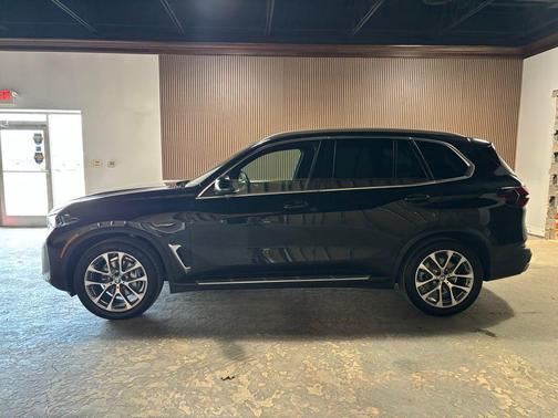 Black 2025 BMW X5 xDrive40i