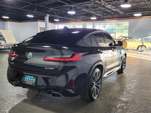 2022 BMW X4 xDrive30i