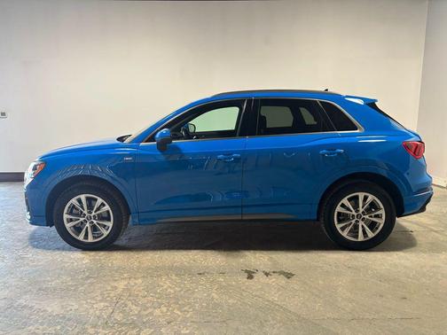 2022 Audi Q3 45 S line Premium