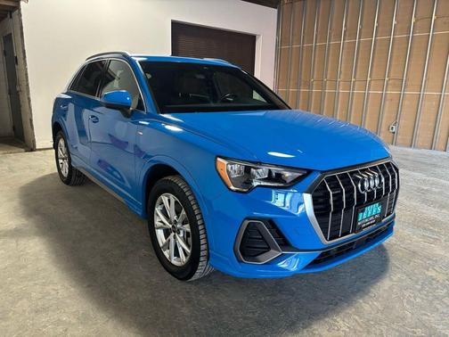 2022 Audi Q3 45 S line Premium