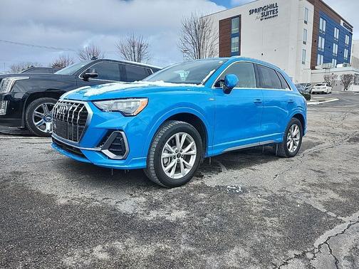 2022 Audi Q3 45 S line Premium