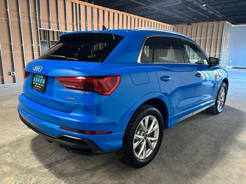 2022 Audi Q3 45 S line Premium