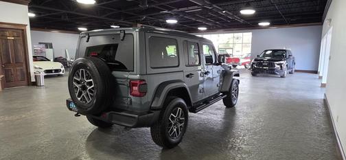 2024 Jeep Wrangler 4-Door Sahara 4x4
