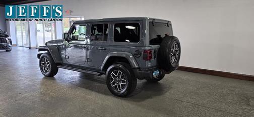2024 Jeep Wrangler 4-Door Sahara 4x4
