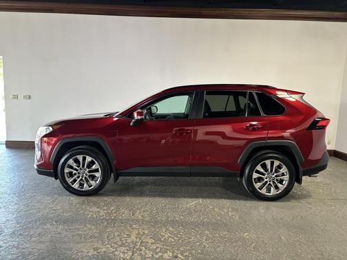 2021 Toyota RAV4 XLE Premium
