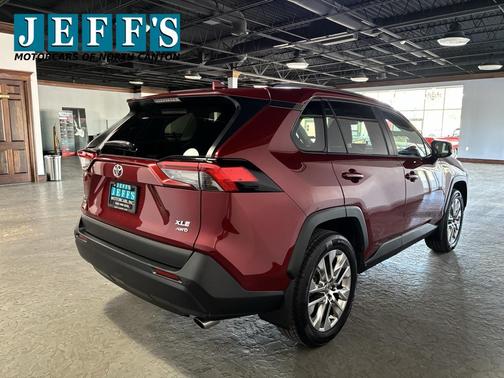 2021 Toyota RAV4 XLE Premium