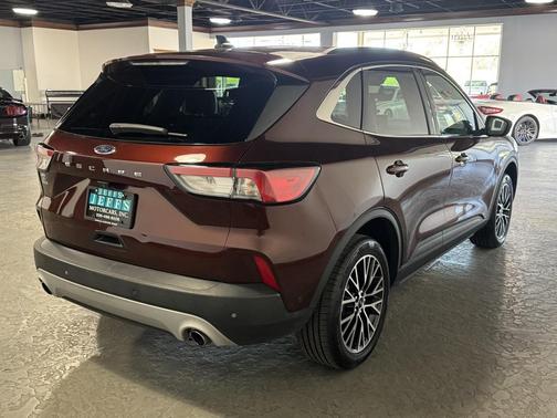 2021 Ford Escape Titanium