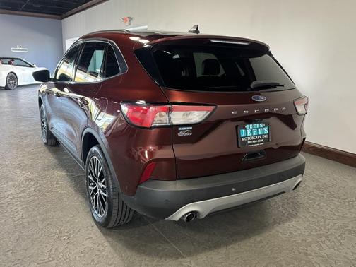 2021 Ford Escape Titanium