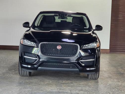 2017 Jaguar F-PACE 35t R-Sport