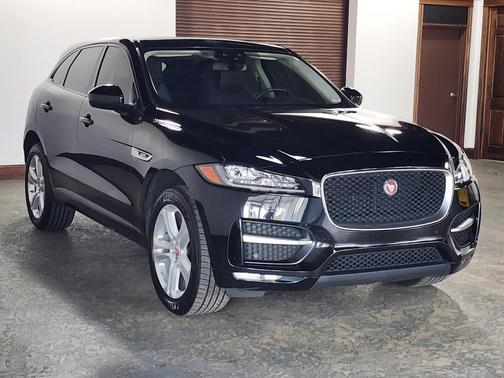 2017 Jaguar F-PACE 35t R-Sport