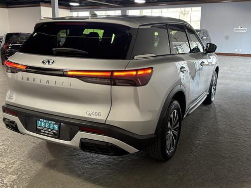 2023 INFINITI QX60 Pure