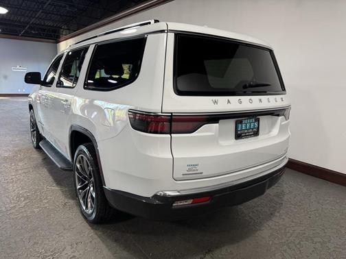 2022 Jeep Wagoneer Series II 4x4