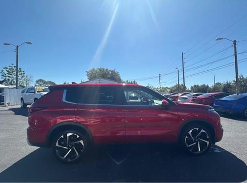 2022 Mitsubishi Outlander SE