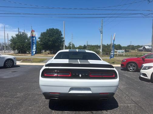 White 2017 Dodge Challenger SXT