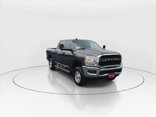 2022 RAM 2500 Tradesman Crew Cab 4x4 6'4' Box