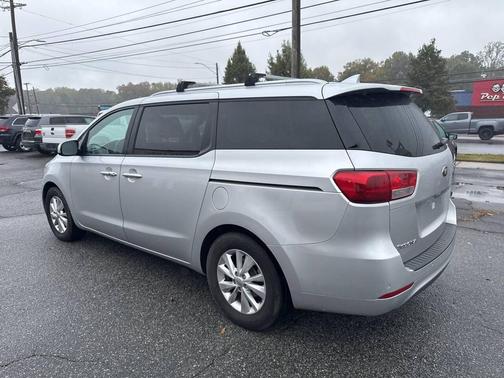 2017 Kia Sedona LX