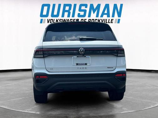 2025 Volkswagen Taos 1.5T SE Black
