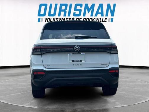2025 Volkswagen Taos 1.5T SE Black