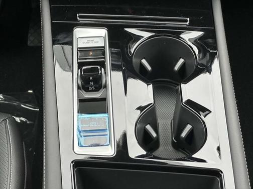 2025 Volkswagen Atlas 2.0T SE w/Technology 4MOTION