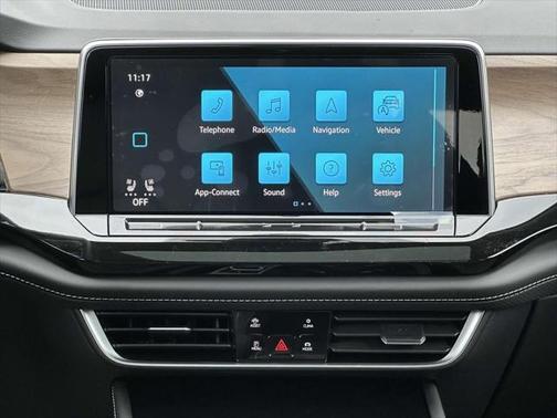 2025 Volkswagen Atlas 2.0T SE w/Technology 4MOTION