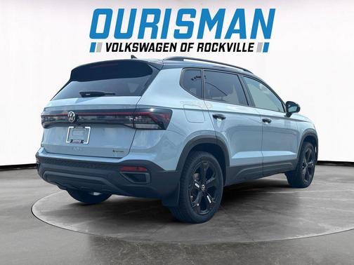 2025 Volkswagen Taos 1.5T SE Black