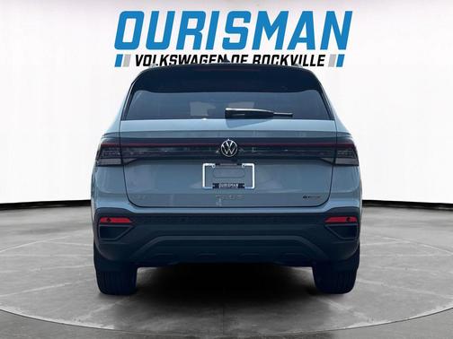 2025 Volkswagen Taos 1.5T SE Black