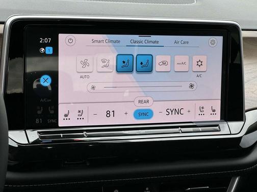 2025 Volkswagen Atlas 2.0T SE