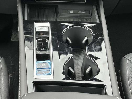 2025 Volkswagen Atlas 2.0T SE w/Technology 4MOTION